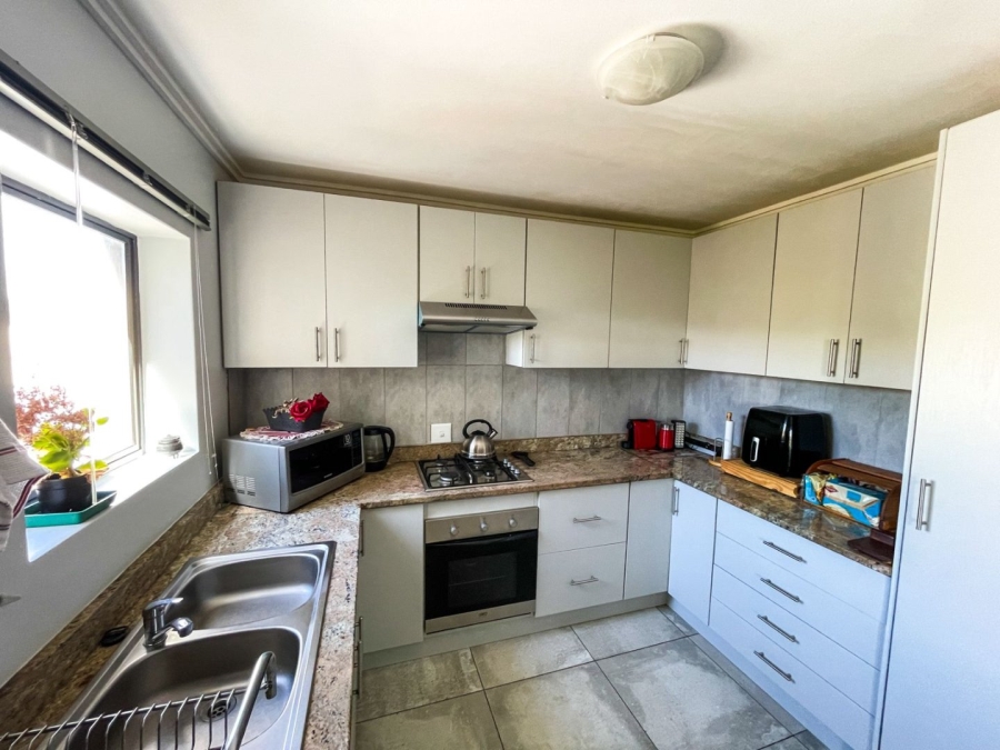 2 Bedroom Property for Sale in Reebok Western Cape